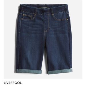 Liverpool Bermuda pull on short size 12/31